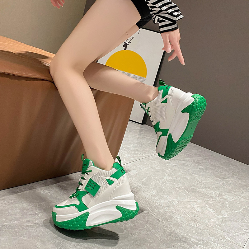 Sneakers con Piattaforma Alta  - Guipure Lace Panel recensione e prezzo