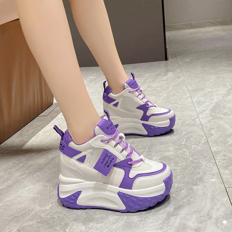 Sneakers con Piattaforma Alta  - Guipure Lace Panel recensione e prezzo