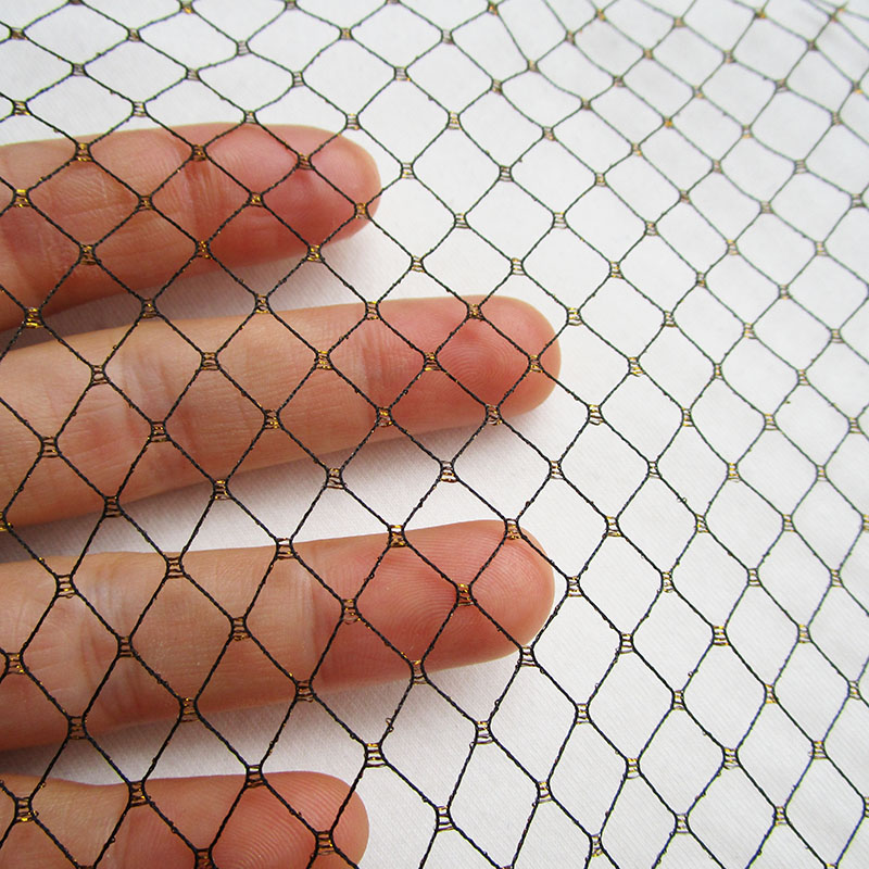 Velo in Rete Nera a Reticolo D - Crystal Mesh Fabric recensione e prezzo