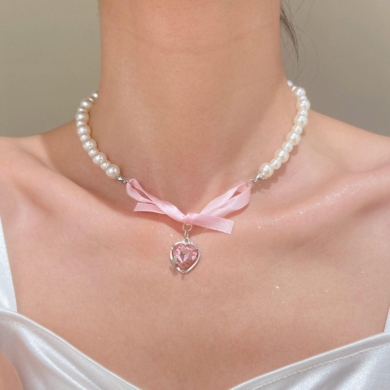 Francese Romantico Rosa Bowkno - Pearl Trim Chain recensione e prezzo